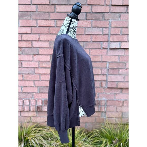 NWT American Eagle "Inside Out" Sweatshirt Oversized Cozy XS - Picture 2 of 8